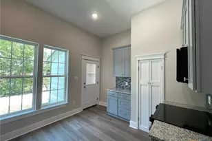 201 E 6th St, Lampasas, TX 76550 - Photo 29