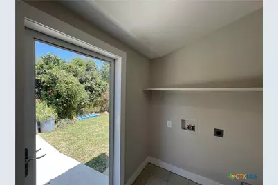 201 E 6th Street, Lampasas, TX 76550 - Photo 27