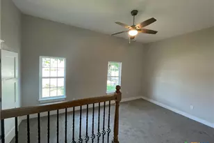 201 E 6th St, Lampasas, TX 76550 - Photo 35