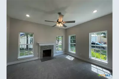 201 E 6th Street, Lampasas, TX 76550 - Photo 29