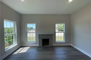 201 E 6th St, Lampasas, TX 76550 - Photo 11