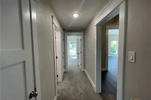 201 E 6th St, Lampasas, TX 76550 - Photo 17