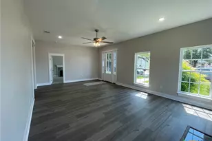 201 E 6th St, Lampasas, TX 76550 - Photo 13