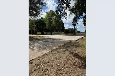 315 E Tres Palacios Avenue, Palacios, TX 77465 - Photo 1