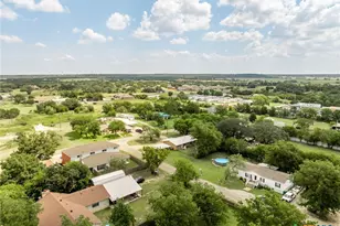 202 Bluebonnet St, Gatesville, TX 76528 - Photo 17