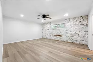 256 Dixie Ln, Victoria, TX 77904 - Photo 11