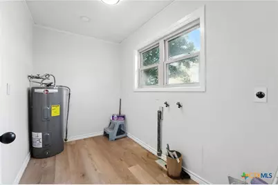 256 Dixie Lane, Victoria, TX 77904 - Photo 9