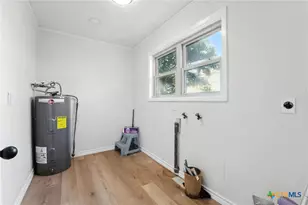 256 Dixie Ln, Victoria, TX 77904 - Photo 9