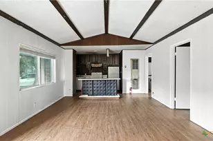 1144 Spruce St, Seguin, TX 78155 - Photo 3