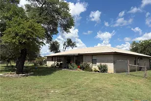 639 County Rd 3081, Lampasas, TX 76550 - Photo 3