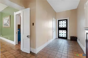 106 S Howe St, Lampasas, TX 76550 - Photo 7