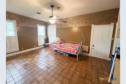 106 S Howe Street, Lampasas, TX 76550 - Photo 33