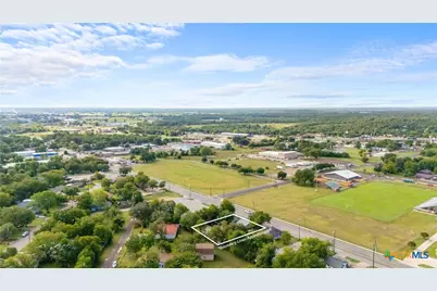 622 E 6th Avenue, Belton, TX 76513 - Photo 17