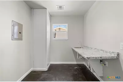 622 E 6th Avenue, Belton, TX 76513 - Photo 5