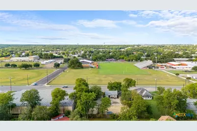 622 E 6th Avenue, Belton, TX 76513 - Photo 17