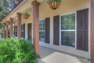 204 Falling Hls, New Braunfels, TX 78132 - Photo 3