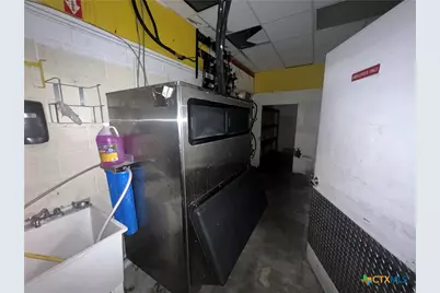 2501 N Ben Jordan Street, Victoria, TX 77901 - Photo 13