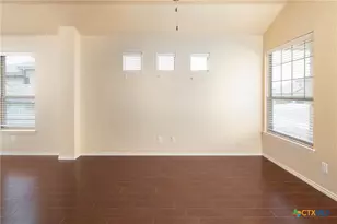 514 Creekside Cir, New Braunfels, TX 78130 - Photo 5