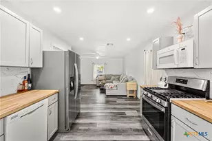 2113 Saunders St, Gatesville, TX 76528 - Photo 7