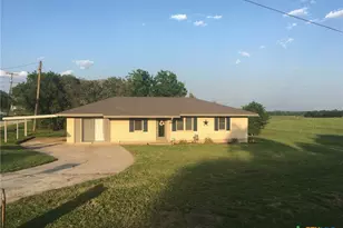 501 S Main St, Thorndale, TX 76577 - Photo 1