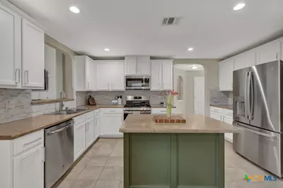 716 Hollow Ridge, Schertz, TX 78108 - Photo 19