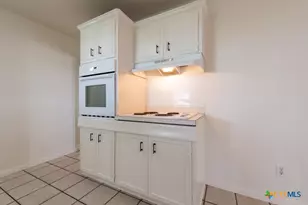 316 S Mulberry Ave, Luling, TX 78648 - Photo 9