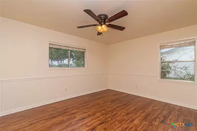 316 S Mulberry Avenue, Luling, TX 78648 - Photo 13