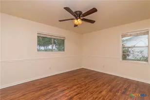 316 S Mulberry Ave, Luling, TX 78648 - Photo 13