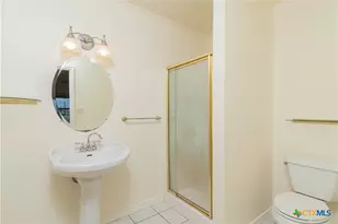 316 S Mulberry Ave, Luling, TX 78648 - Photo 21