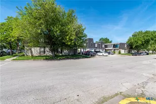 203 E Bowie St, Luling, TX 78648 - Photo 1