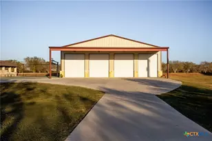 311 Ski Plex Dr, Seguin, TX 78155 - Photo 17