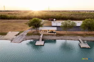 311 Ski Plex Dr, Seguin, TX 78155 - Photo 7