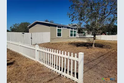 908 Henry Street, Cuero, TX 77954 - Photo 3