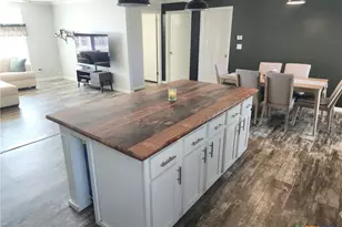 908 Henry St, Cuero, TX 77954 - Photo 11