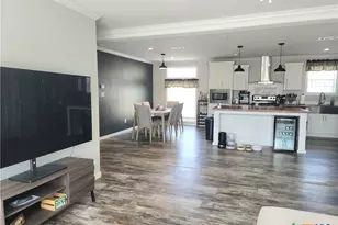 908 Henry St, Cuero, TX 77954 - Photo 5