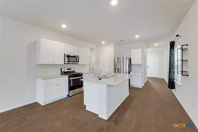 2887 Panther Spring, New Braunfels, TX 78130 - Photo 5