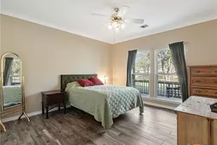 1010 Wild Flower, Floresville, TX 78114 - Photo 27