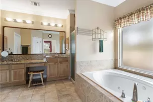 1010 Wild Flower, Floresville, TX 78114 - Photo 21