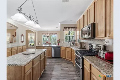 1010 Wild Flower, Floresville, TX 78114 - Photo 17