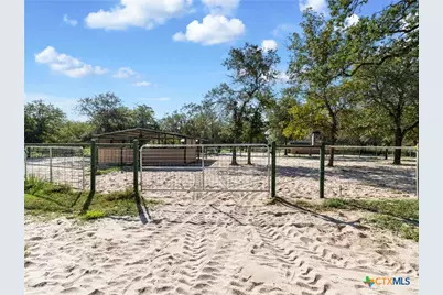 1010 Wild Flower, Floresville, TX 78114 - Photo 41