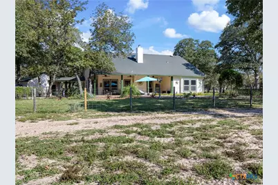 1010 Wild Flower, Floresville, TX 78114 - Photo 37