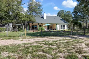 1010 Wild Flower, Floresville, TX 78114 - Photo 37