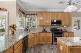 1010 Wild Flower, Floresville, TX 78114 - Photo 19