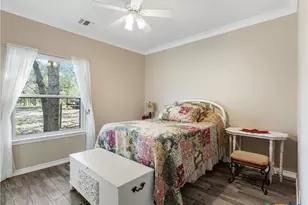 1010 Wild Flower, Floresville, TX 78114 - Photo 25