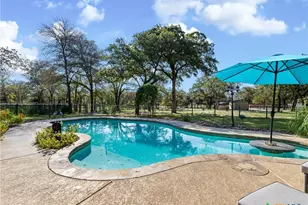 1010 Wild Flower, Floresville, TX 78114 - Photo 33