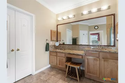 1010 Wild Flower, Floresville, TX 78114 - Photo 23