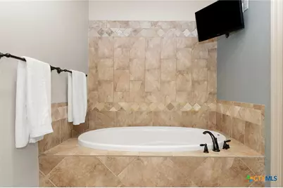 633 Riverforest Drive, New Braunfels, TX 78132 - Photo 23