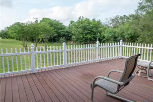 403 Oakside Dr, Victoria, TX 77905 - Photo 41