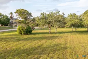 403 Oakside Dr, Victoria, TX 77905 - Photo 7