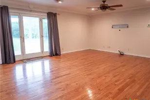 403 Oakside Dr, Victoria, TX 77905 - Photo 27